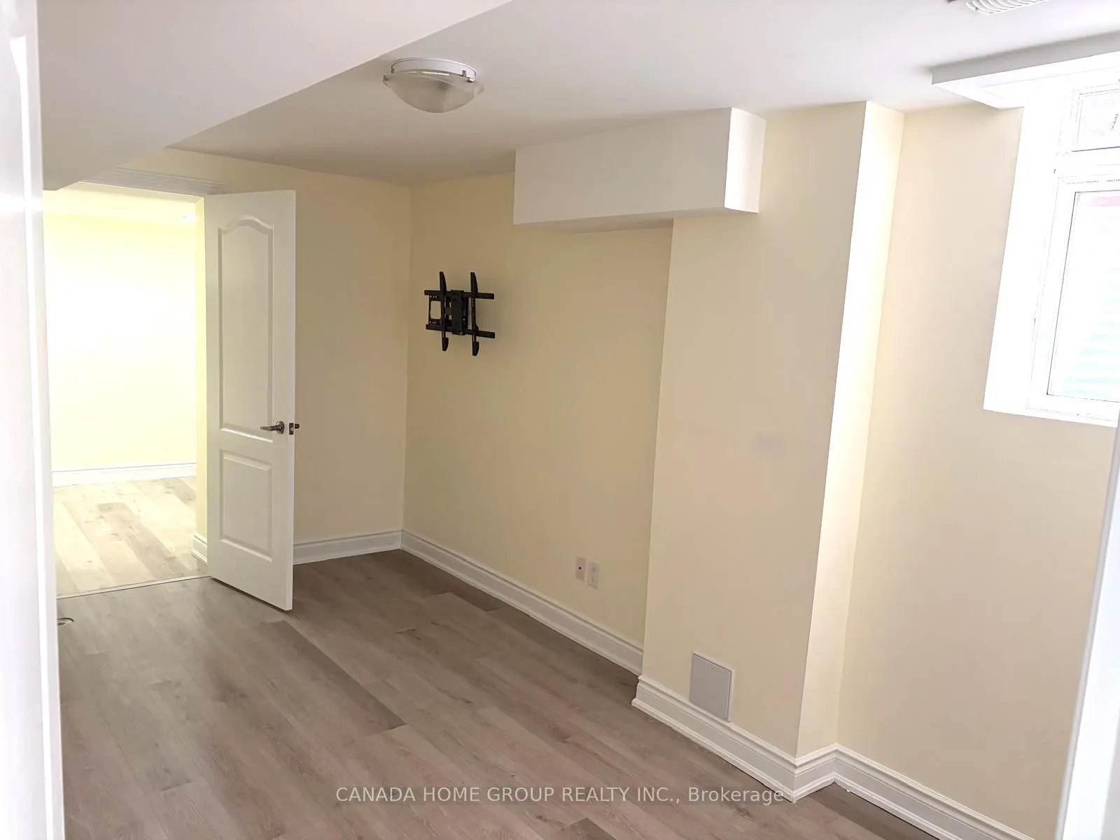 Photo 1 of Unit Bsmt, 103 Sugarhill Drive, Brampton, Fletcher's Meadow — HOMEH