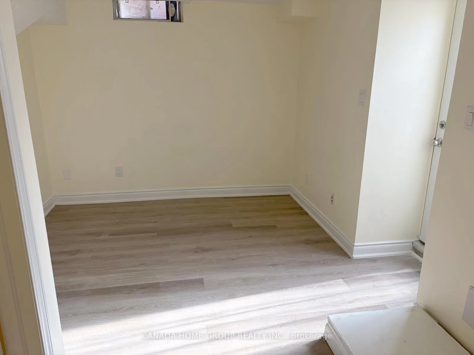 Photo 5 of Unit Bsmt, 103 Sugarhill Drive, Brampton, Fletcher's Meadow — HOMEH