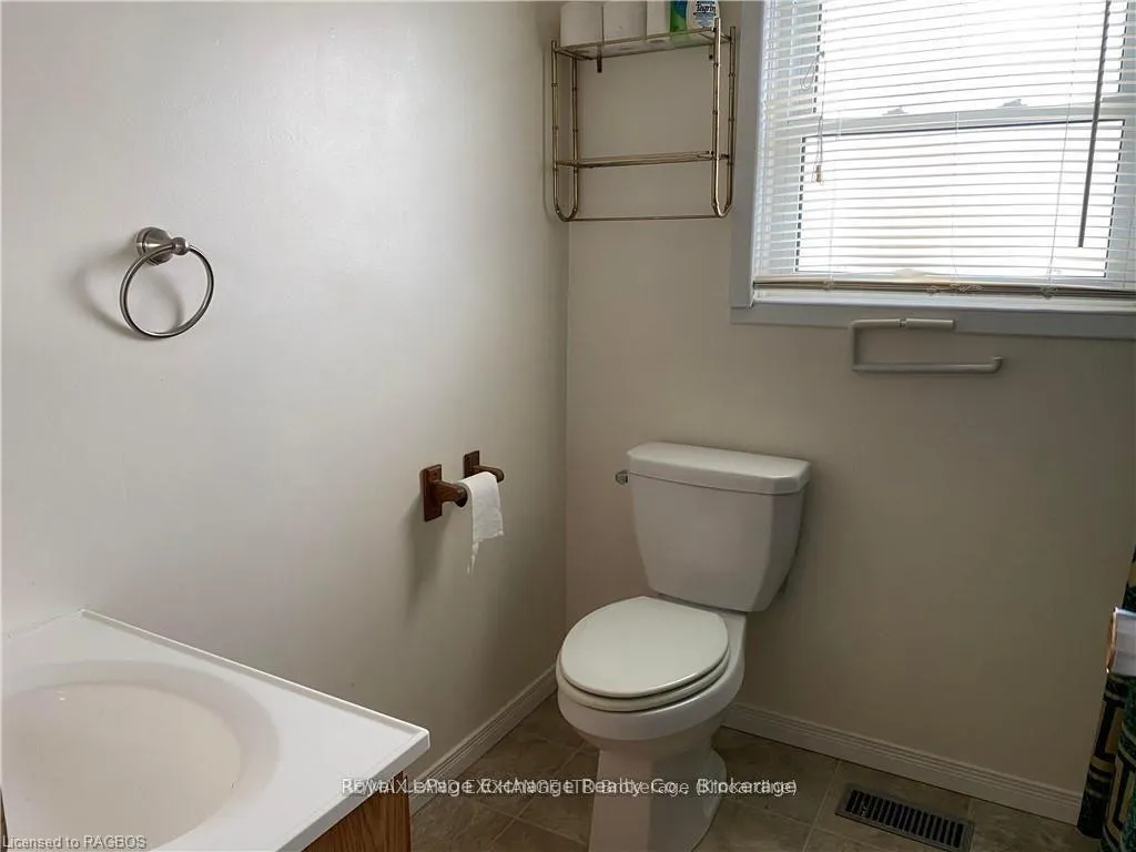 Photo 8 of 247 Broadway Street, Kincardine — HOMEH