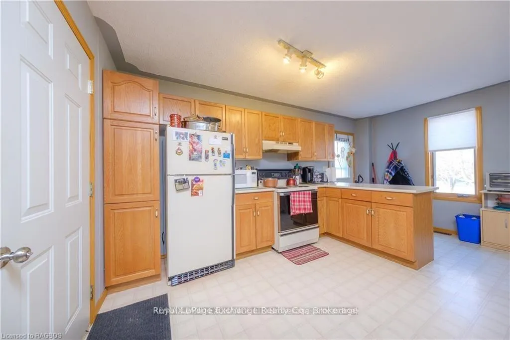 Photo 9 of 247 Broadway Street, Kincardine — HOMEH