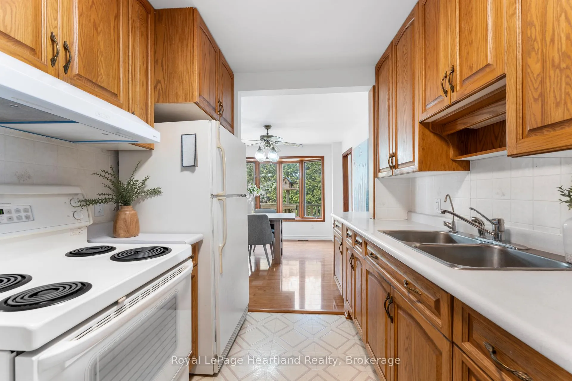 Photo 9 of 75587 Elliot Street N, Bluewater, Bayfield — HOMEH