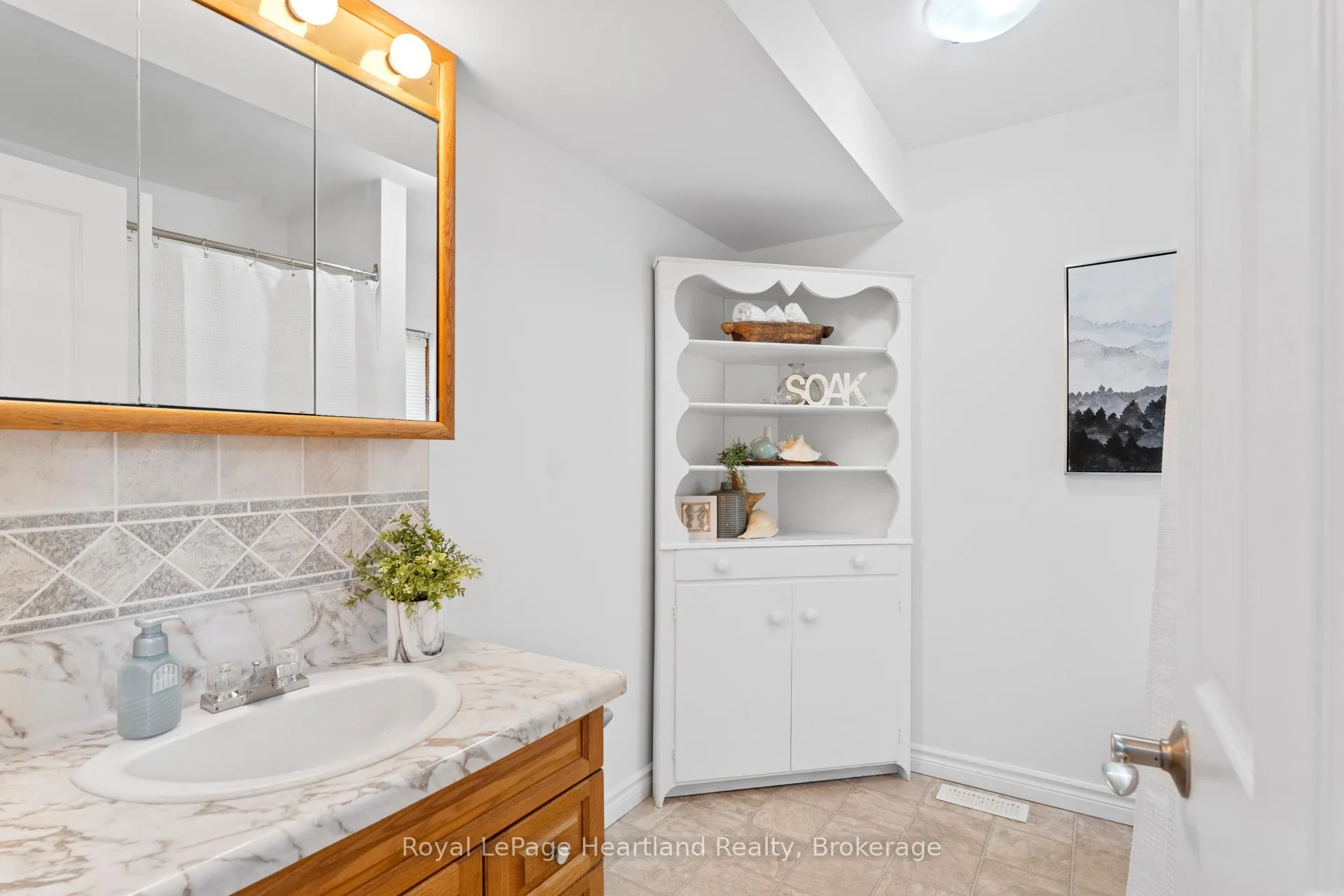 Photo 19 of 75587 Elliot Street N, Bluewater, Bayfield — HOMEH