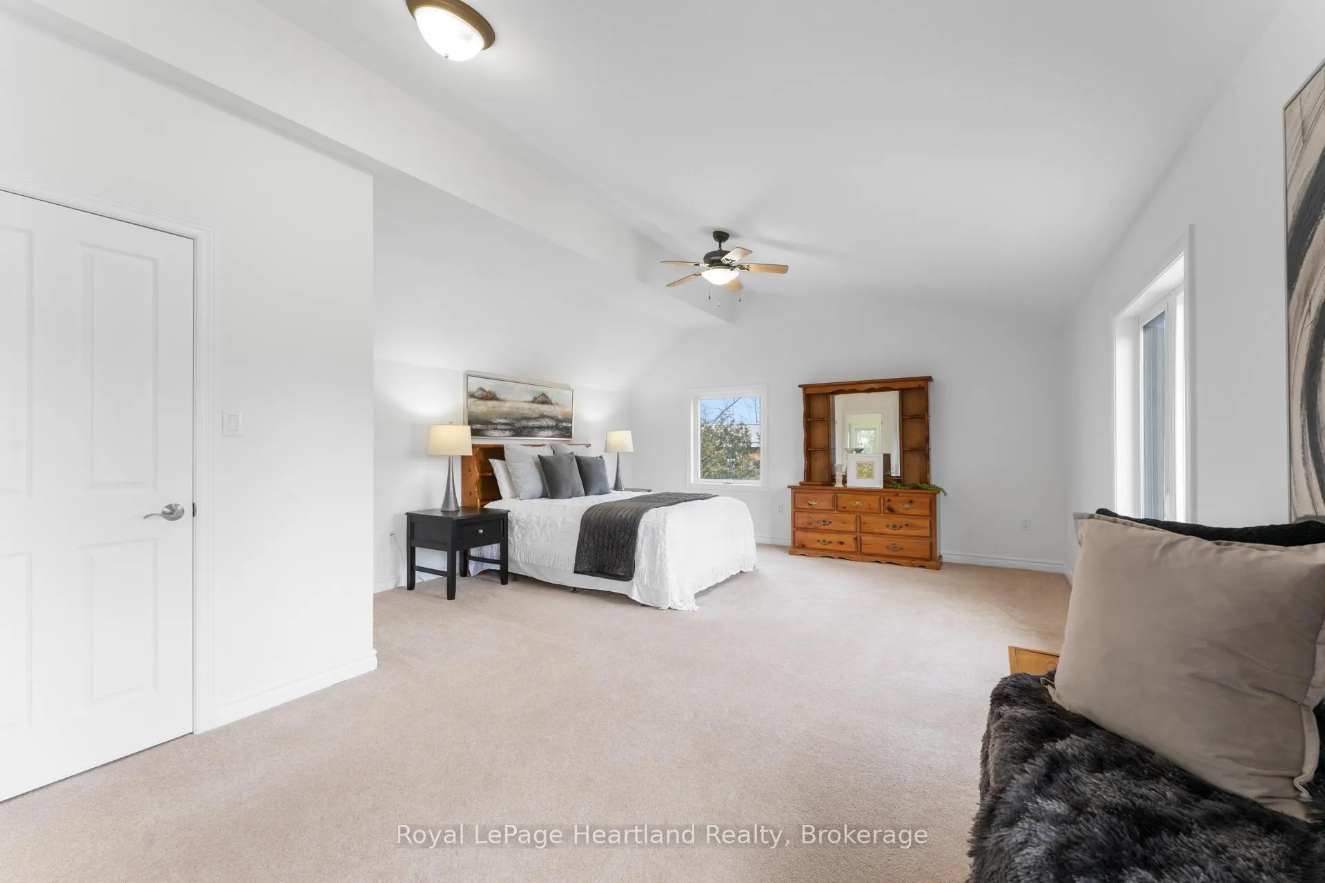 Photo 23 of 75587 Elliot Street N, Bluewater, Bayfield — HOMEH