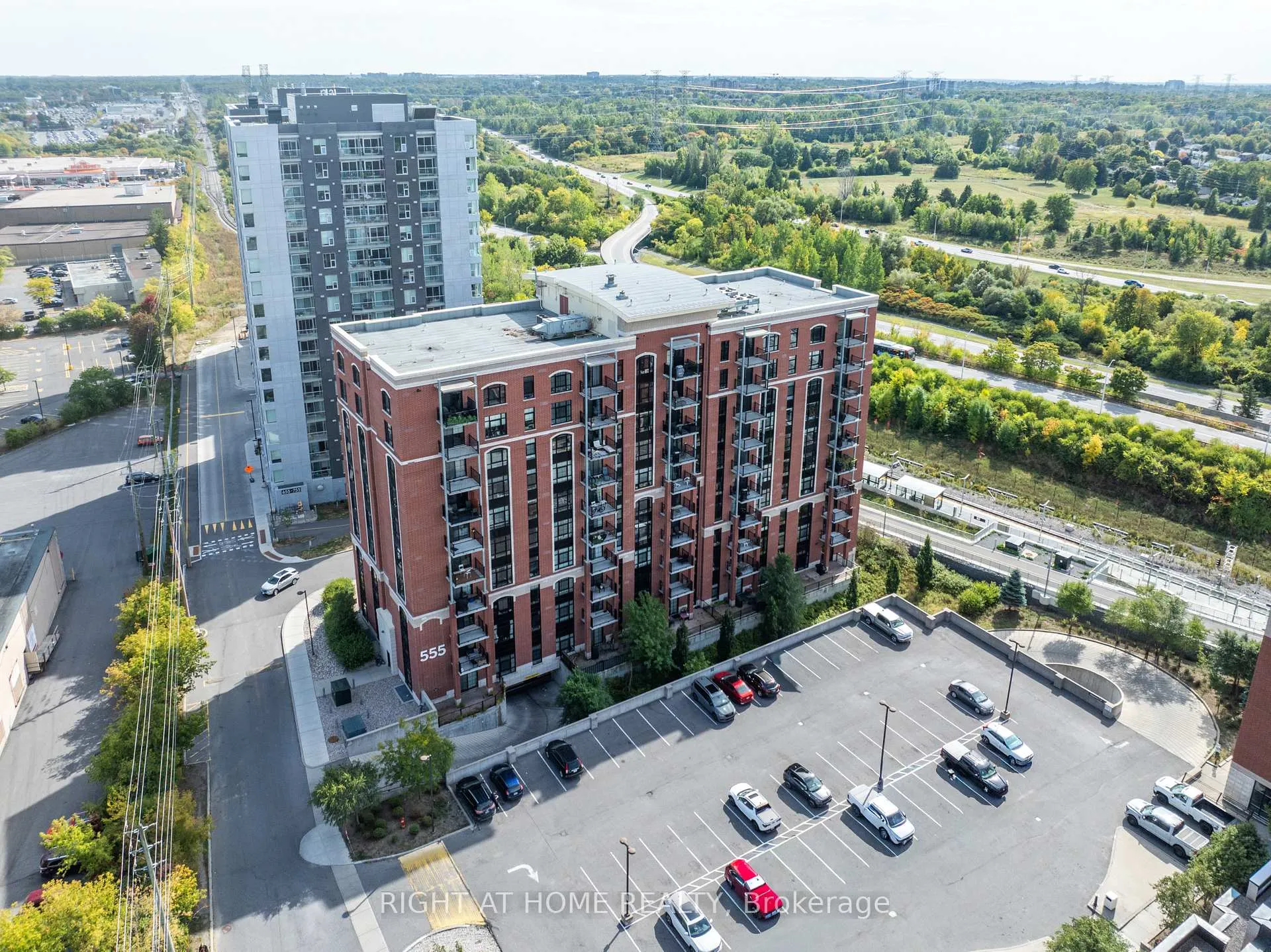Photo 2 of Unit 802, 555 Anand Private, Ottawa, Riverside Park South — HOMEH