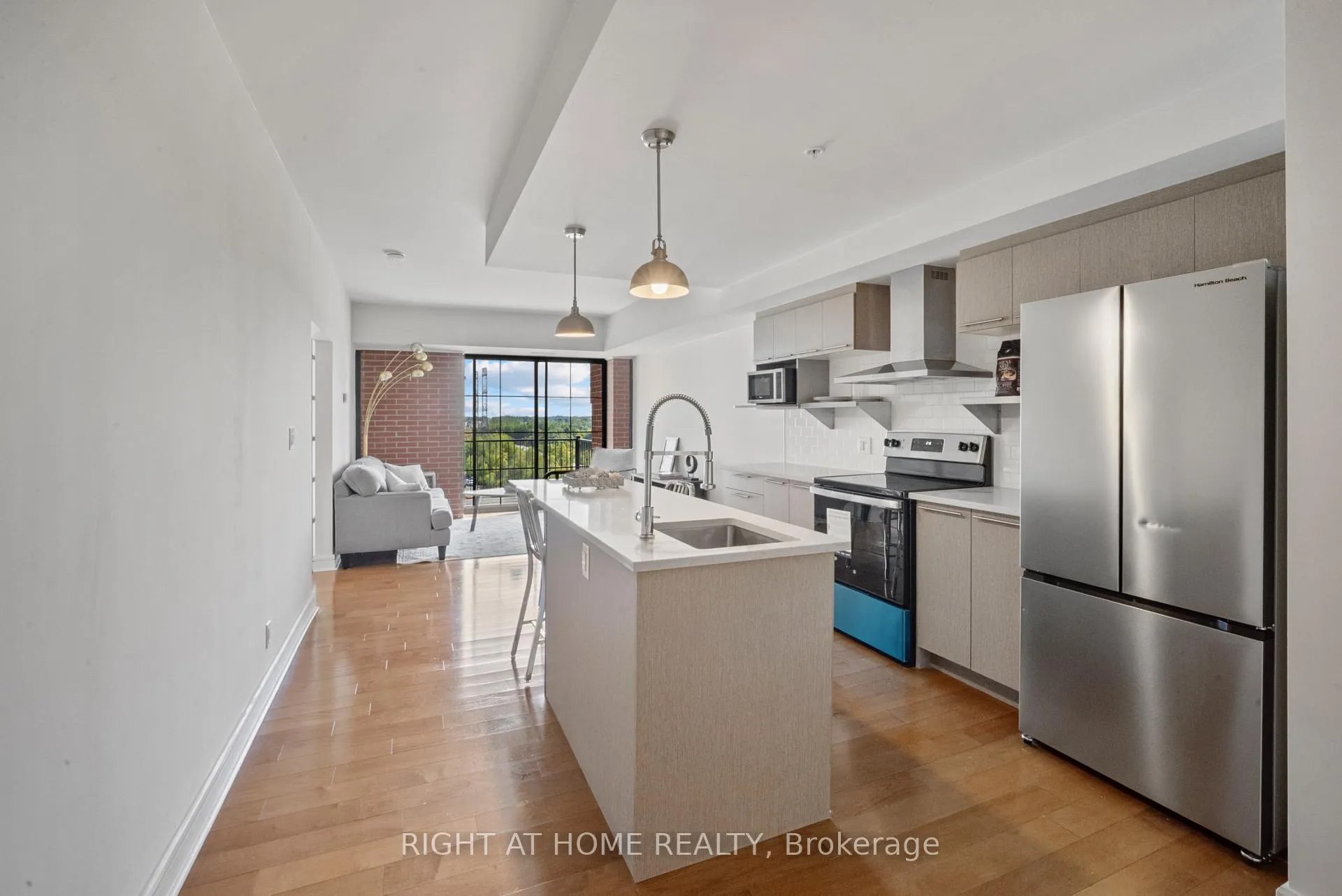 Photo 5 of Unit 802, 555 Anand Private, Ottawa, Riverside Park South — HOMEH