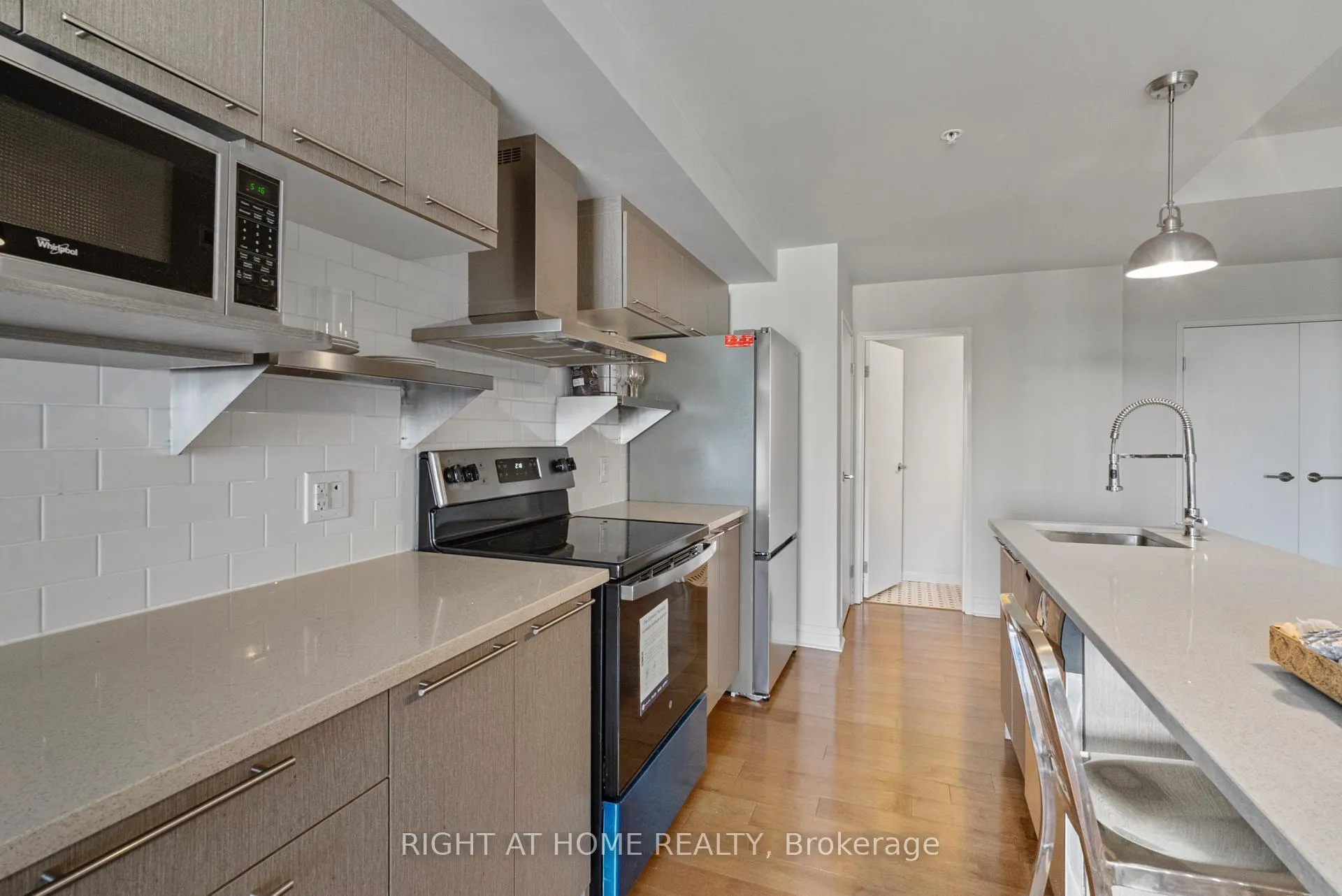 Photo 8 of Unit 802, 555 Anand Private, Ottawa, Riverside Park South — HOMEH