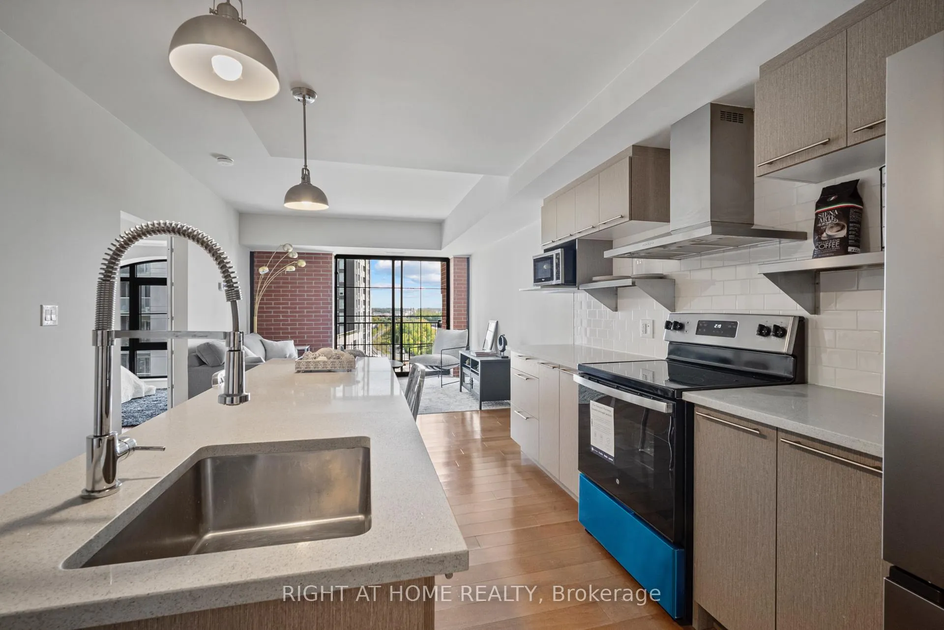 Photo 11 of Unit 802, 555 Anand Private, Ottawa, Riverside Park South — HOMEH