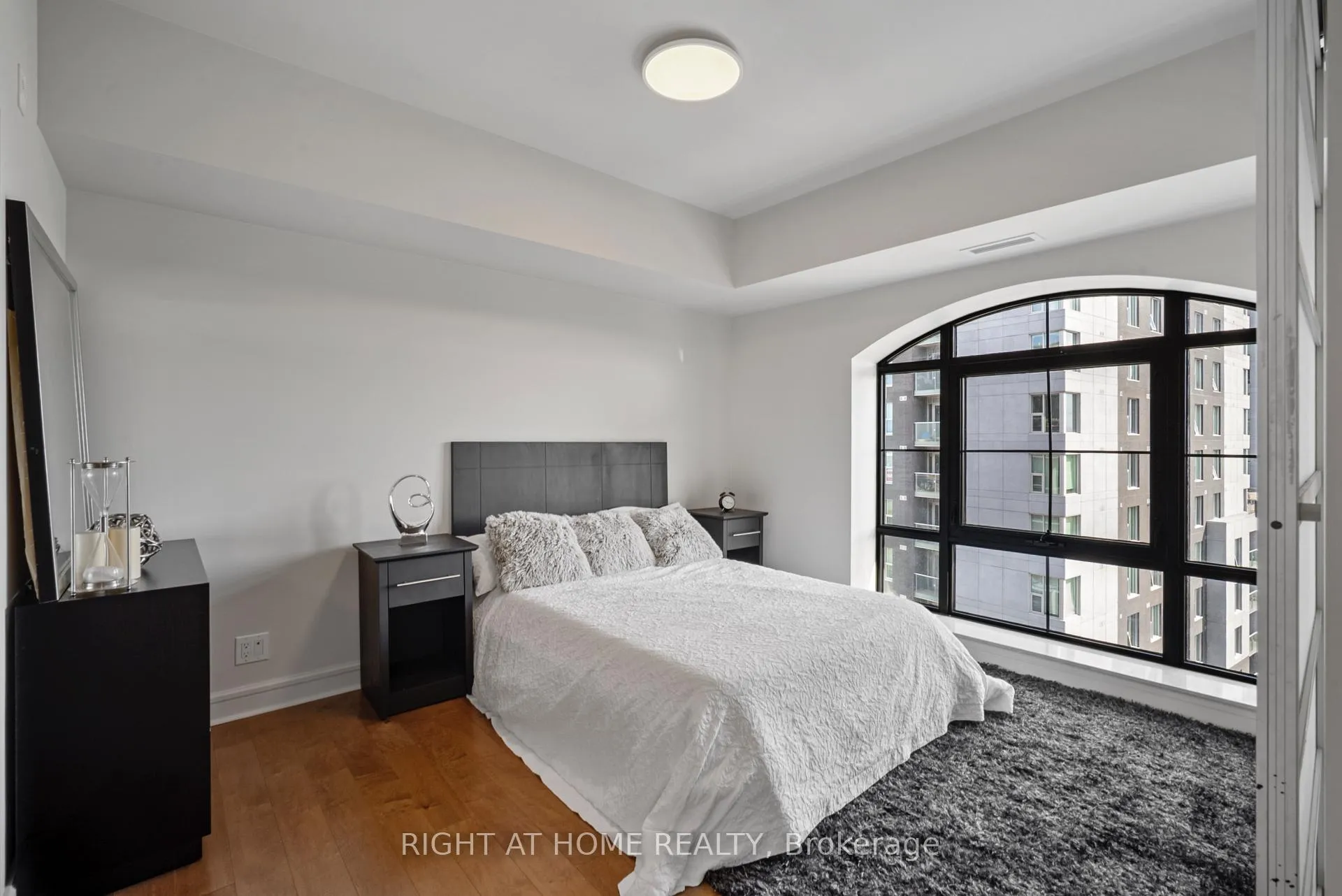 Photo 14 of Unit 802, 555 Anand Private, Ottawa, Riverside Park South — HOMEH