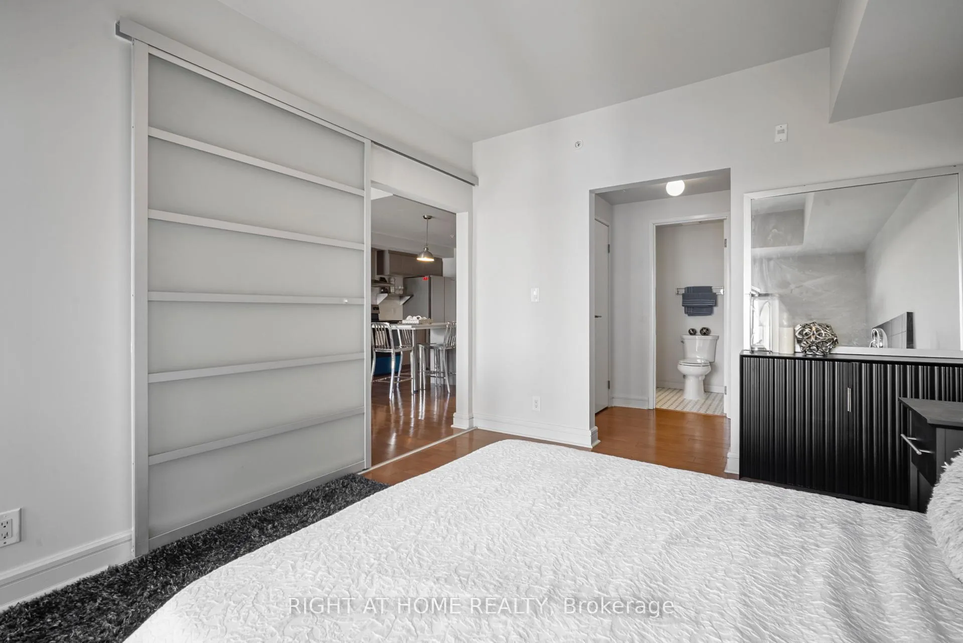 Photo 15 of Unit 802, 555 Anand Private, Ottawa, Riverside Park South — HOMEH