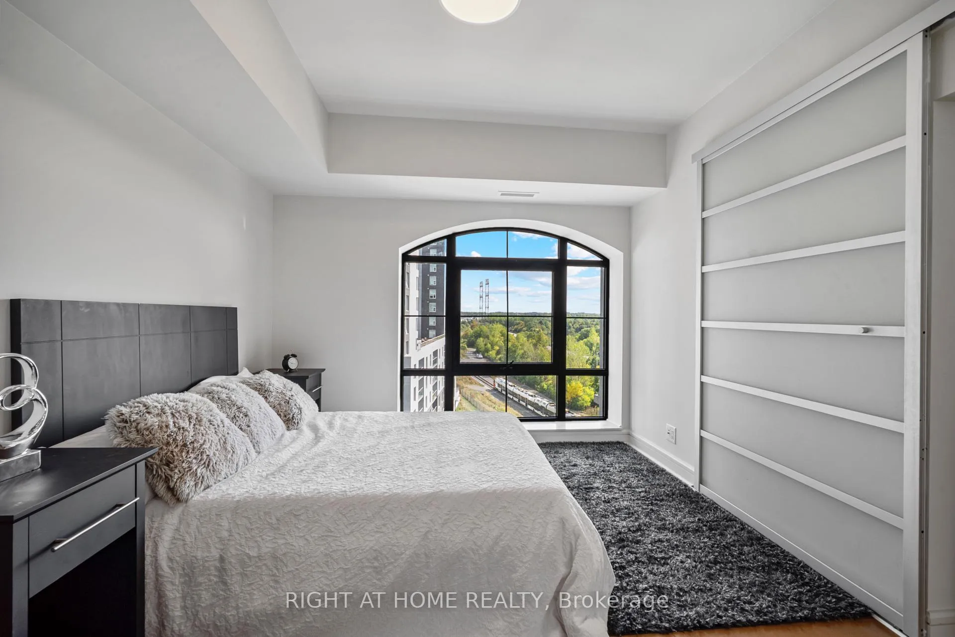 Photo 16 of Unit 802, 555 Anand Private, Ottawa, Riverside Park South — HOMEH