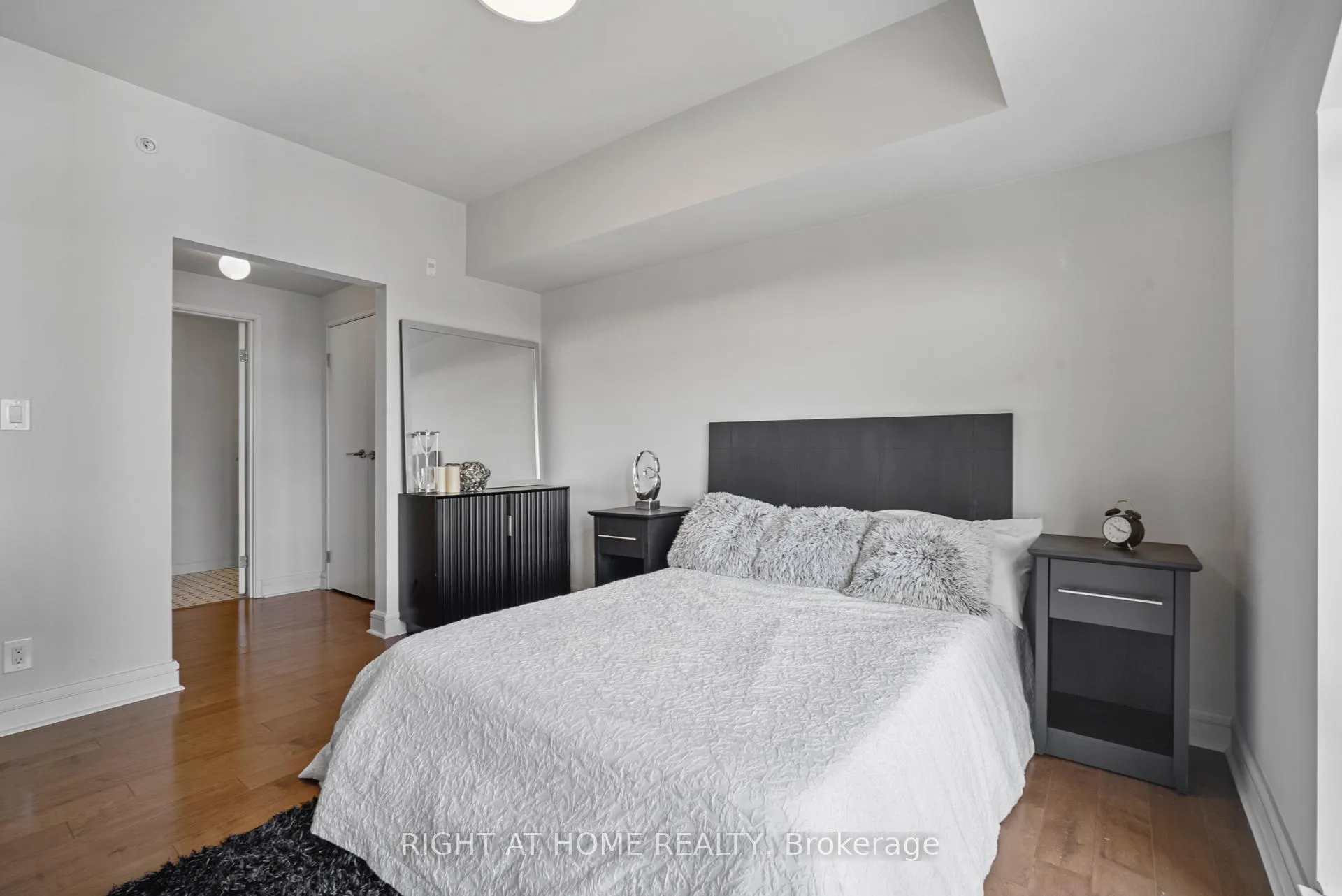 Photo 17 of Unit 802, 555 Anand Private, Ottawa, Riverside Park South — HOMEH