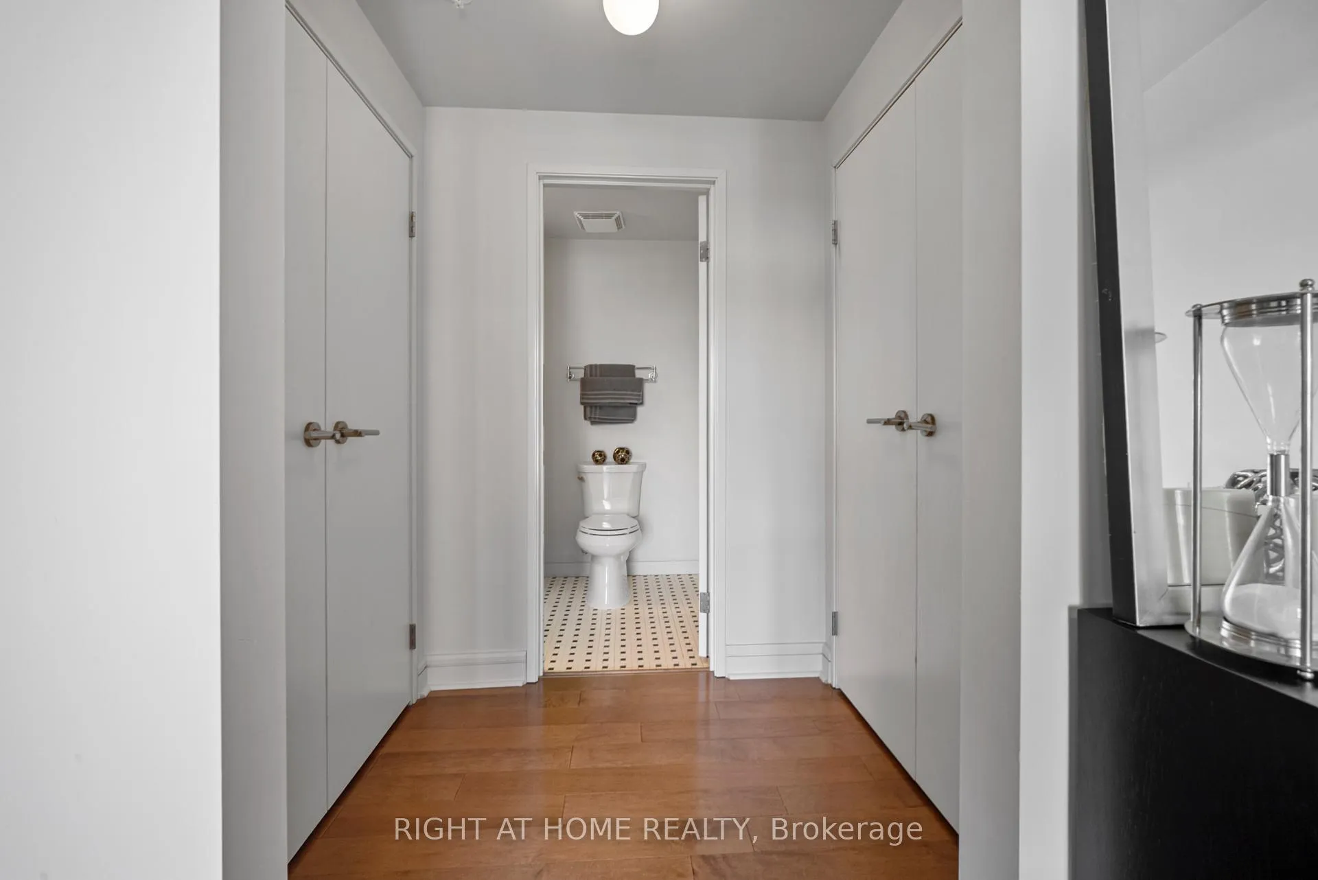 Photo 18 of Unit 802, 555 Anand Private, Ottawa, Riverside Park South — HOMEH