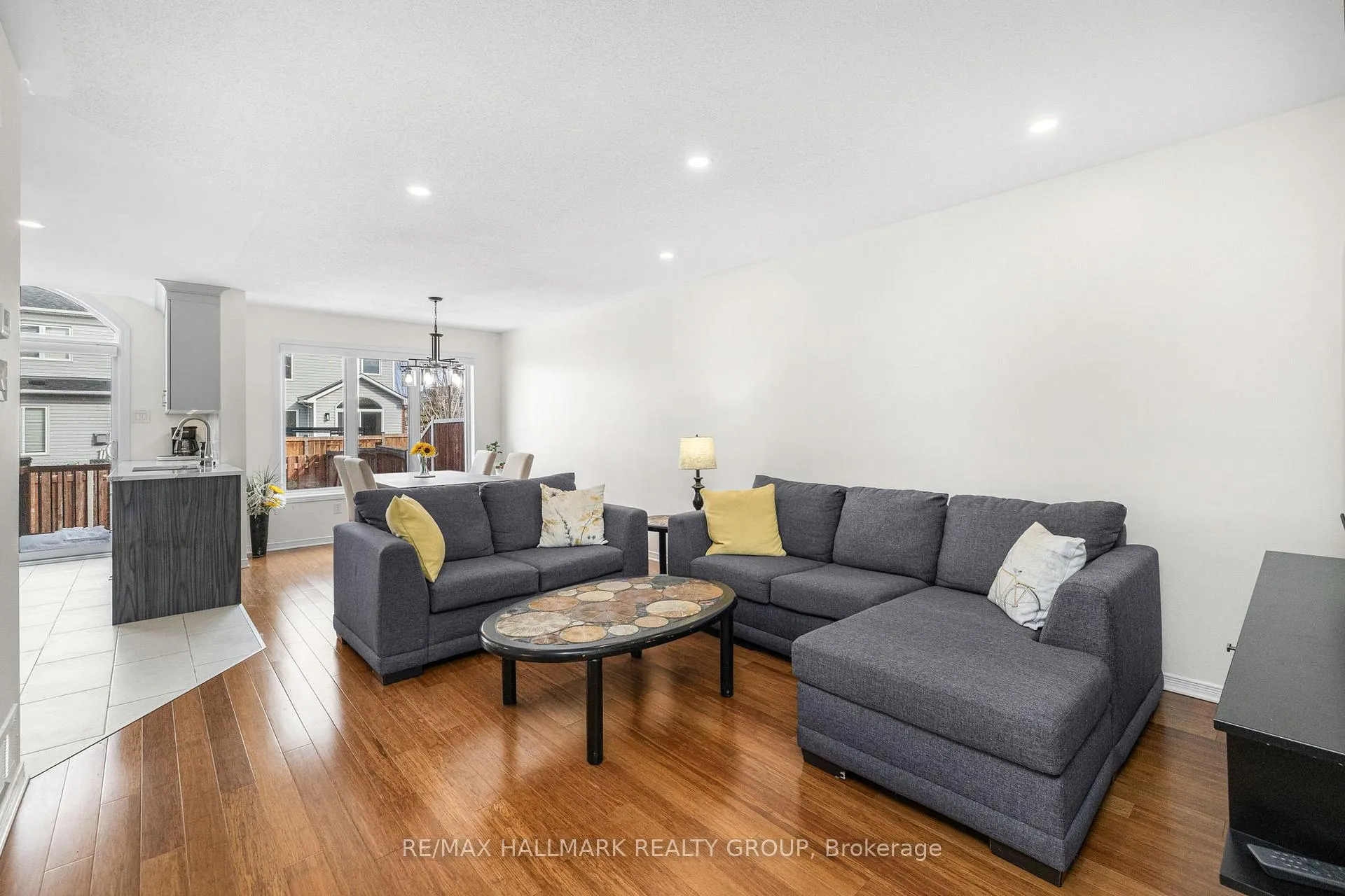 Photo 9 of 287 Monaco Place, Ottawa, Avalon East — HOMEH