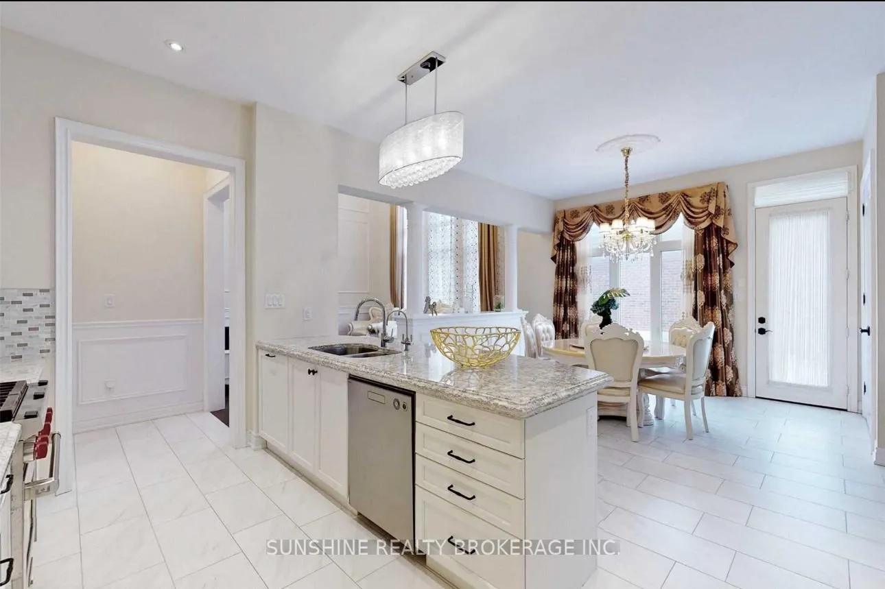 Photo 4 of 10 Tralee Court, Markham, Angus Glen — HOMEH