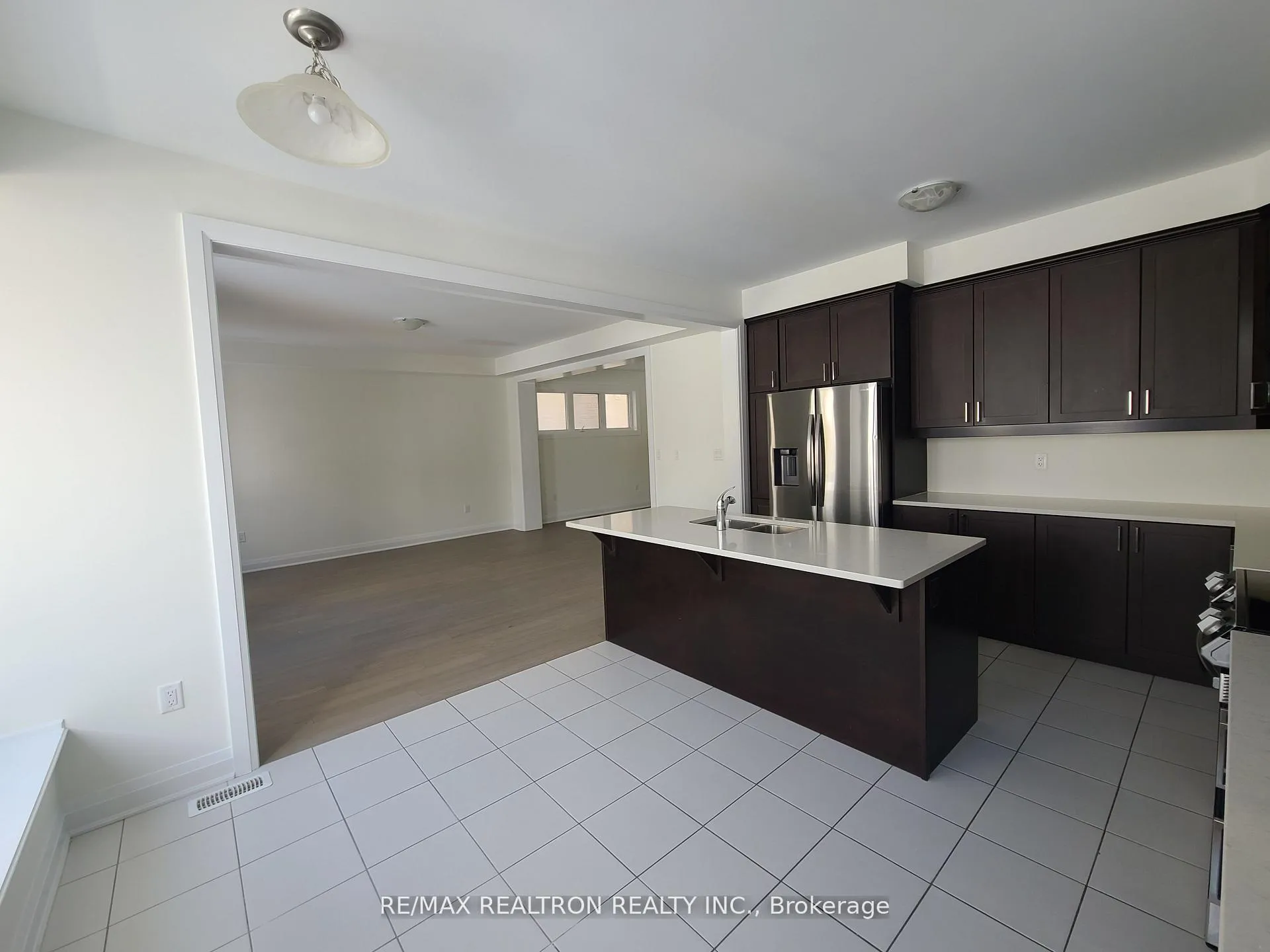 Photo 10 of 3246 Chimney Swift Crescent, Pickering, Rural Pickering — HOMEH
