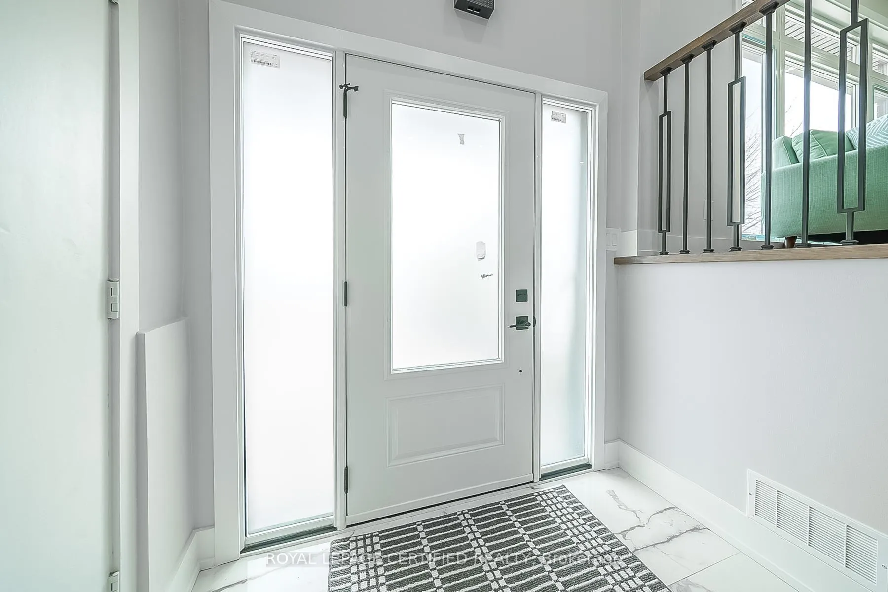 Photo 4 of 178 Marcella Crescent, Hamilton, Gershome — HOMEH