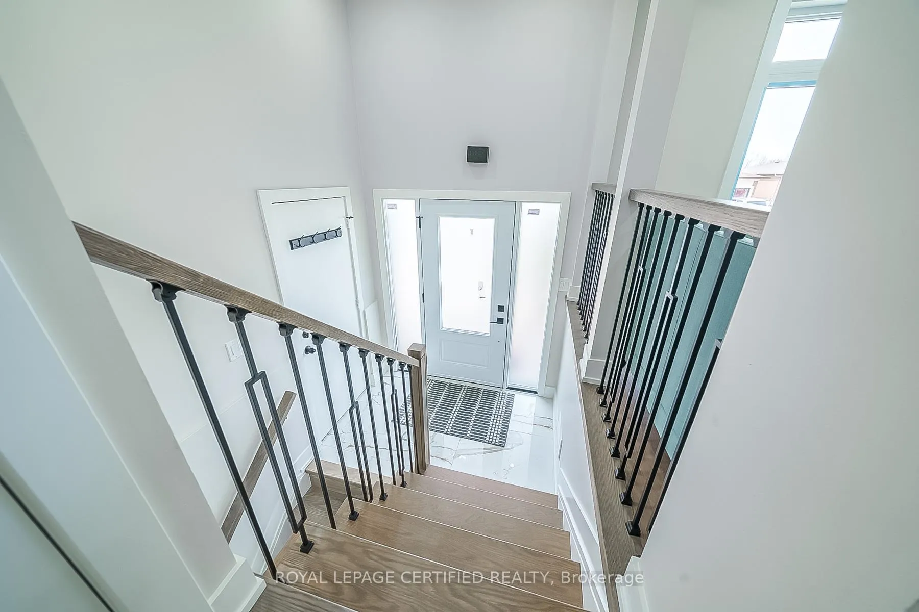 Photo 7 of 178 Marcella Crescent, Hamilton, Gershome — HOMEH