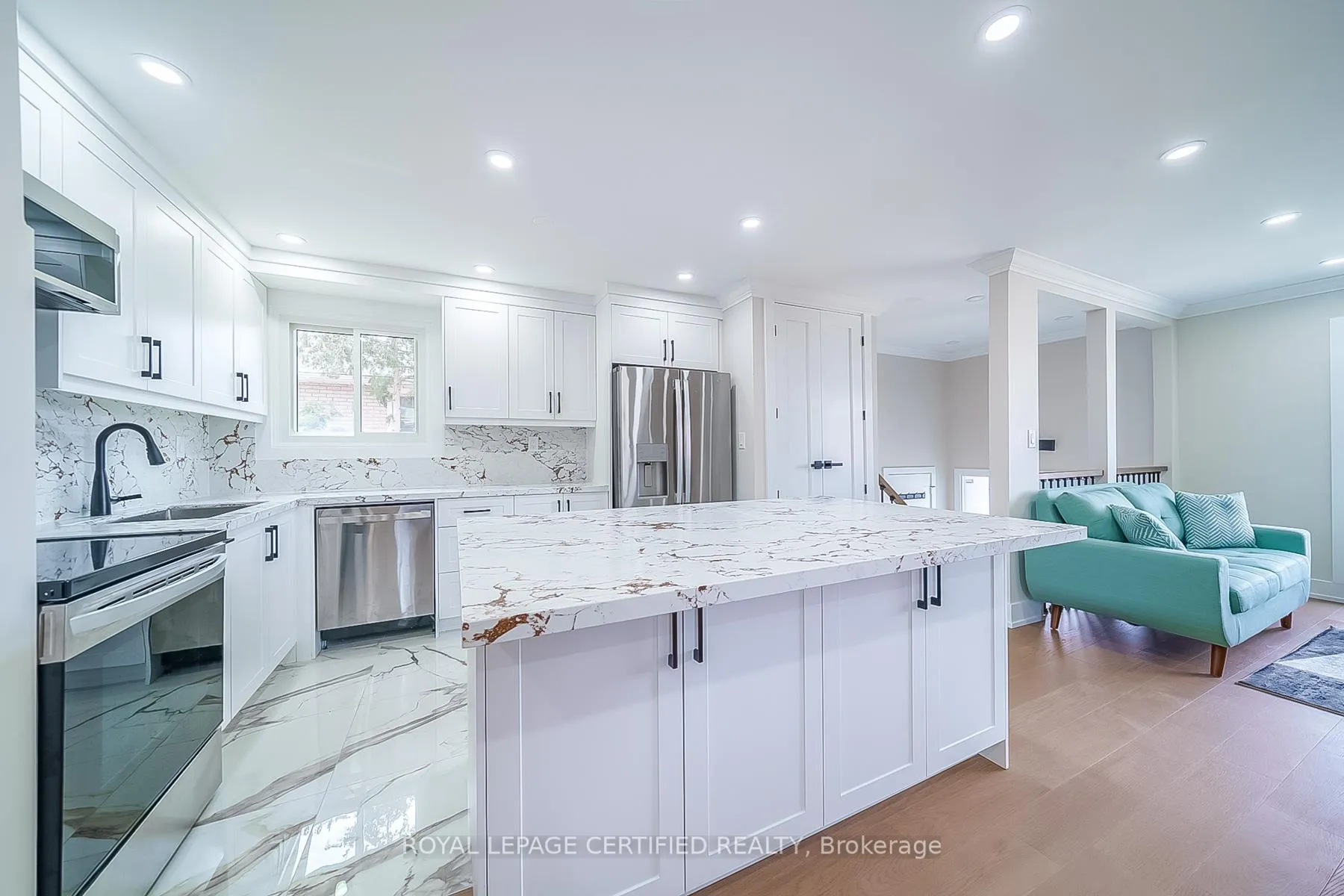 Photo 10 of 178 Marcella Crescent, Hamilton, Gershome — HOMEH