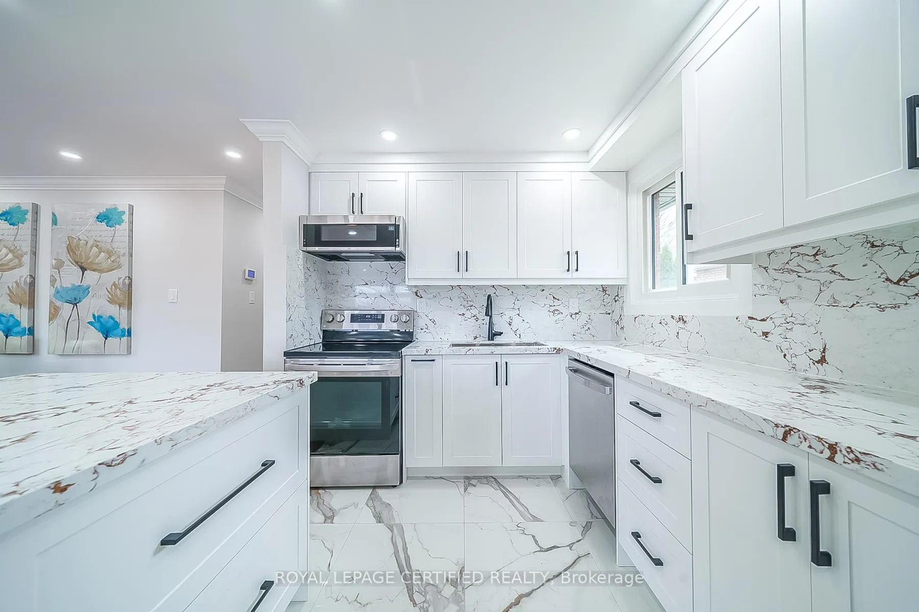 Photo 11 of 178 Marcella Crescent, Hamilton, Gershome — HOMEH