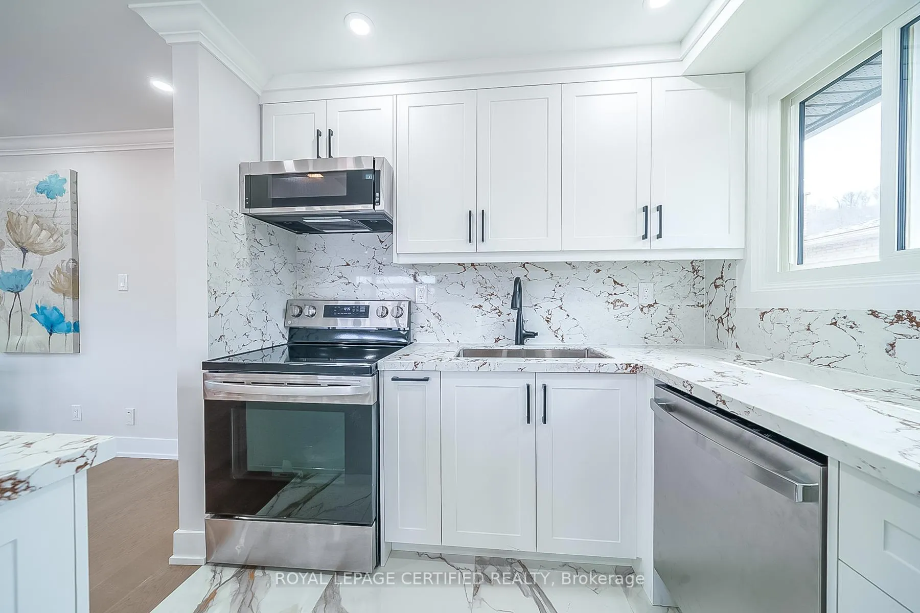 Photo 12 of 178 Marcella Crescent, Hamilton, Gershome — HOMEH