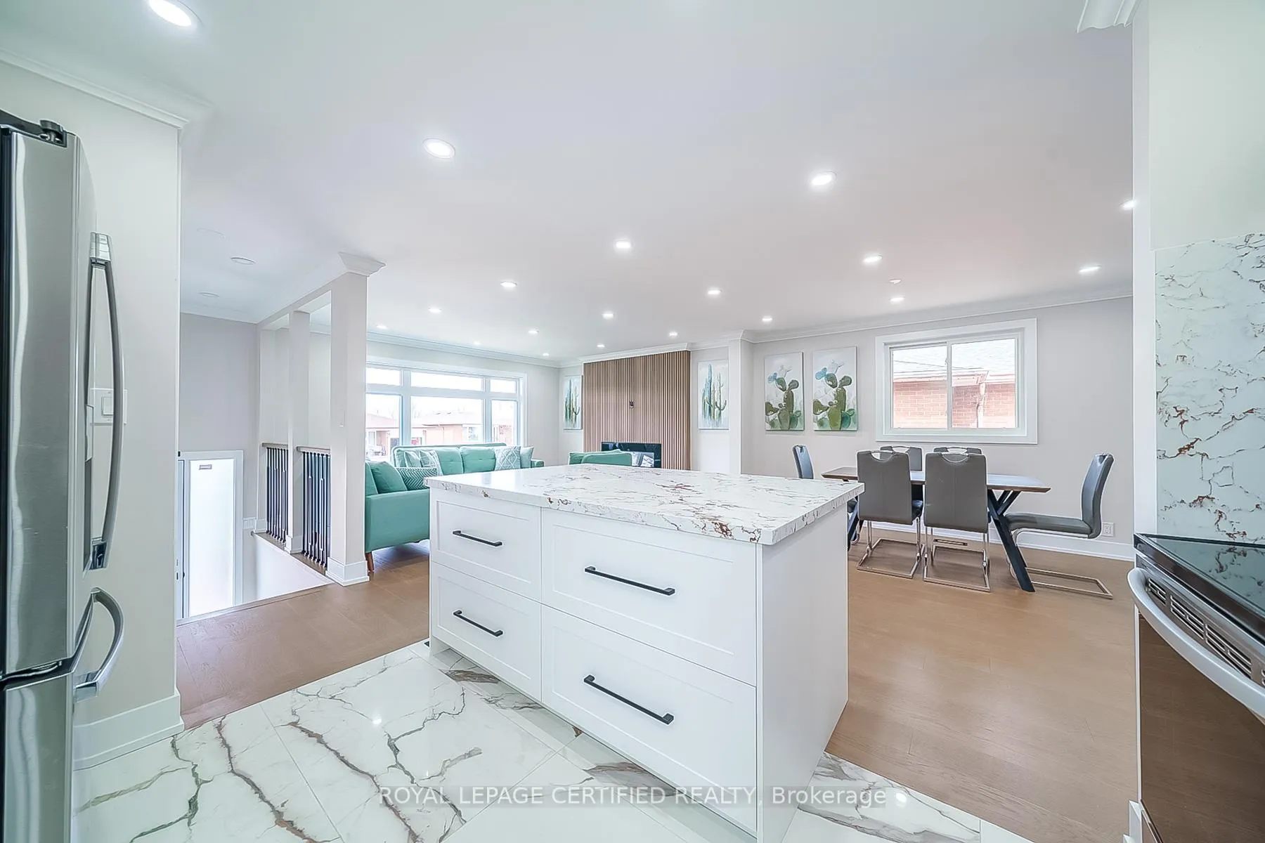 Photo 14 of 178 Marcella Crescent, Hamilton, Gershome — HOMEH