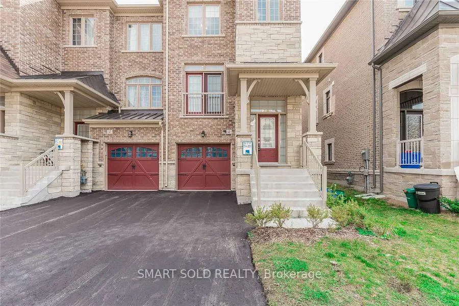 Photo 2 of 43 Farooq Boulevard, Vaughan, Vellore Village — HOMEH