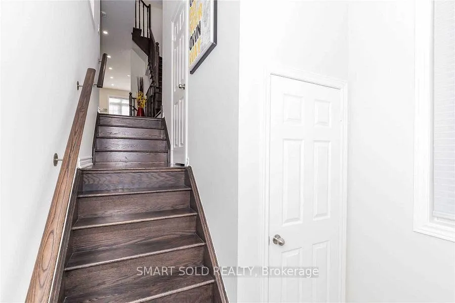Photo 4 of 43 Farooq Boulevard, Vaughan, Vellore Village — HOMEH