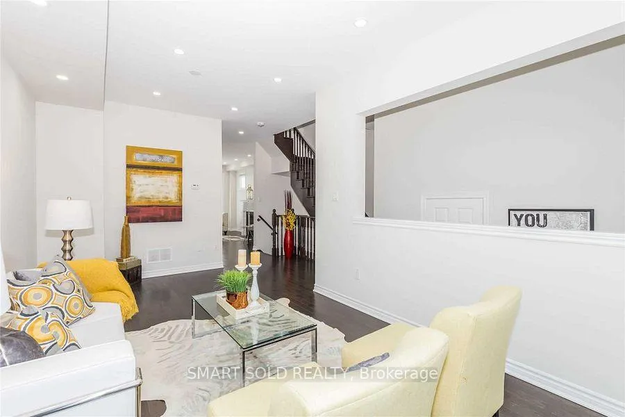 Photo 8 of 43 Farooq Boulevard, Vaughan, Vellore Village — HOMEH