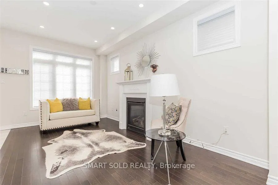 Photo 10 of 43 Farooq Boulevard, Vaughan, Vellore Village — HOMEH