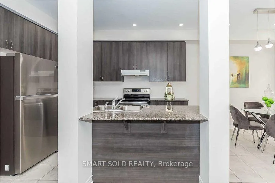 Photo 17 of 43 Farooq Boulevard, Vaughan, Vellore Village — HOMEH