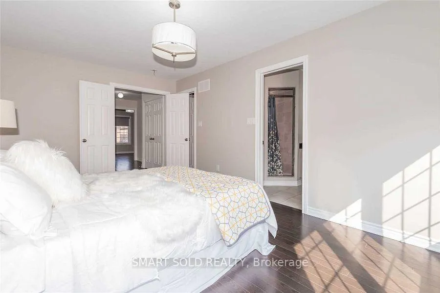 Photo 23 of 43 Farooq Boulevard, Vaughan, Vellore Village — HOMEH