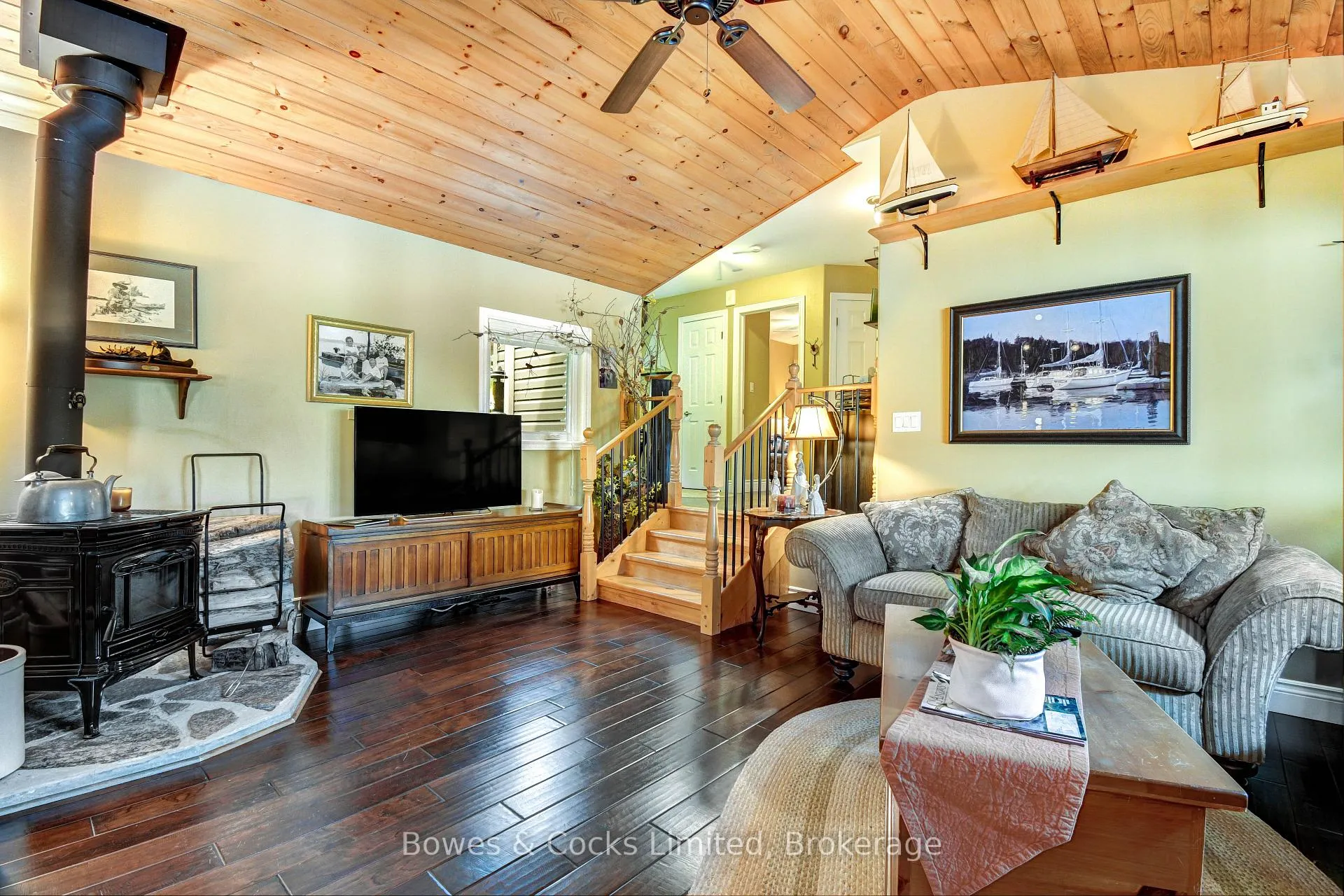 Photo 4 of 754 Renwick Road, North Kawartha — HOMEH