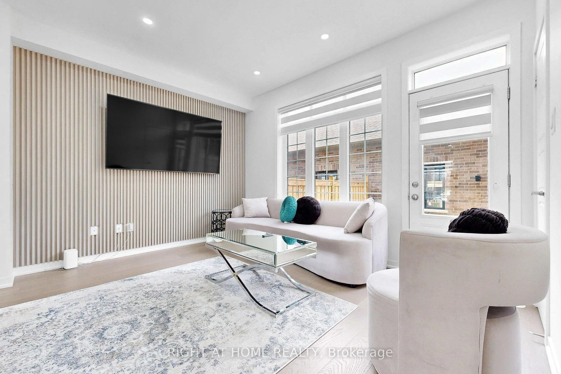 Photo 7 of 7 Selfridge Way, Whitby, Downtown Whitby — HOMEH