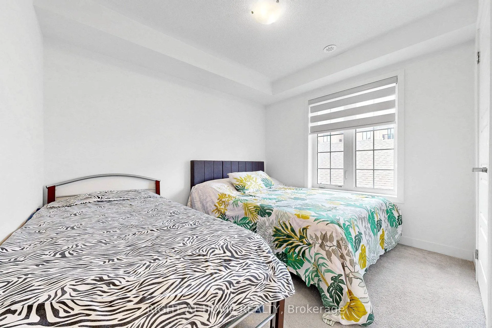 Photo 12 of 7 Selfridge Way, Whitby, Downtown Whitby — HOMEH
