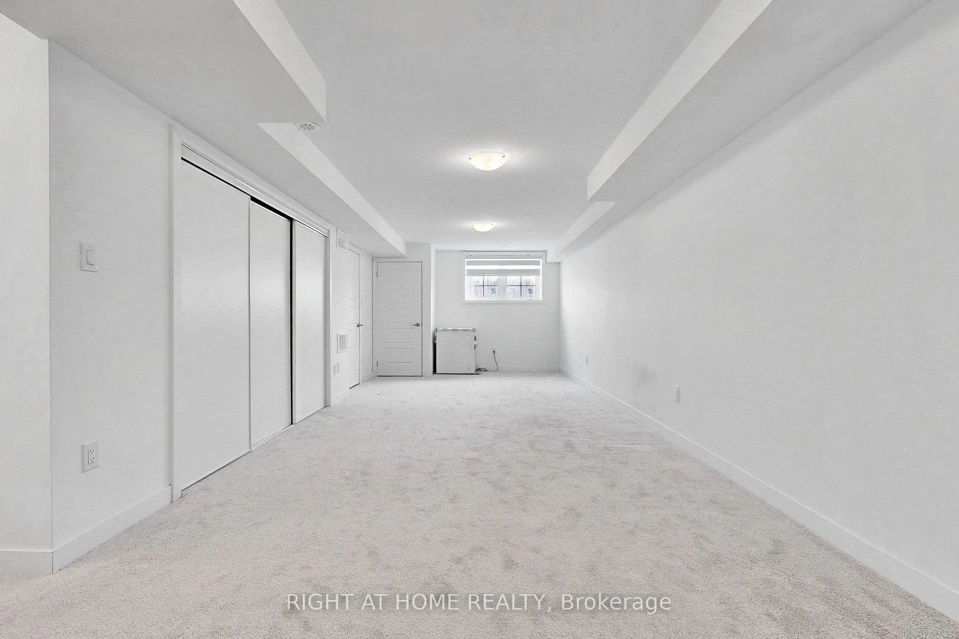 Photo 21 of 7 Selfridge Way, Whitby, Downtown Whitby — HOMEH
