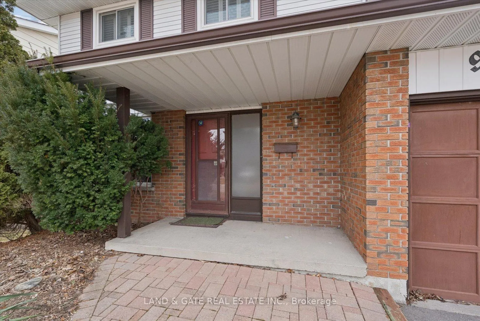 Photo 5 of 928 Downing Court, Oshawa, Centennial — HOMEH