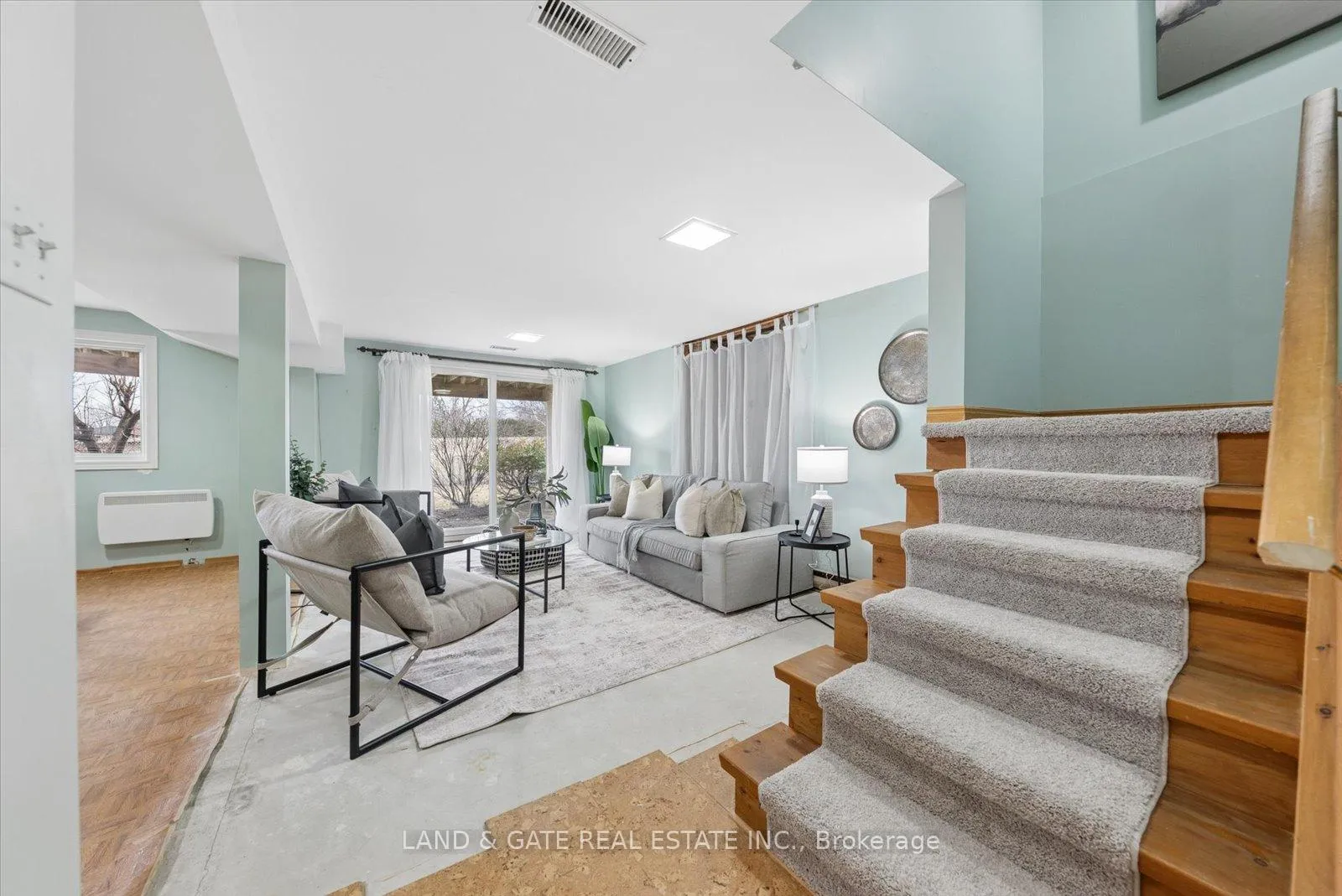 Photo 32 of 928 Downing Court, Oshawa, Centennial — HOMEH