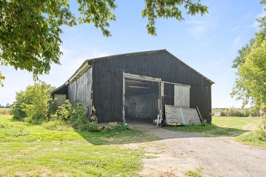 Photo 15 of 9420 Parkway Road, Ottawa, Osgoode Twp North of Reg Rd 6 — HOMEH