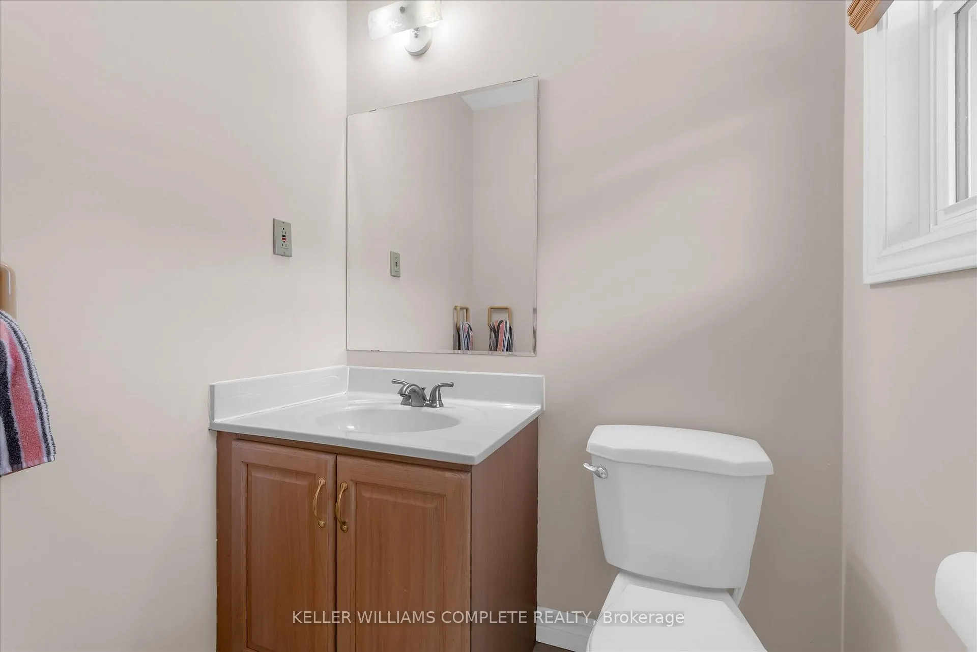 Photo 14 of Unit 1, 230 Meadowbrook Drive, Hamilton, Ancaster — HOMEH