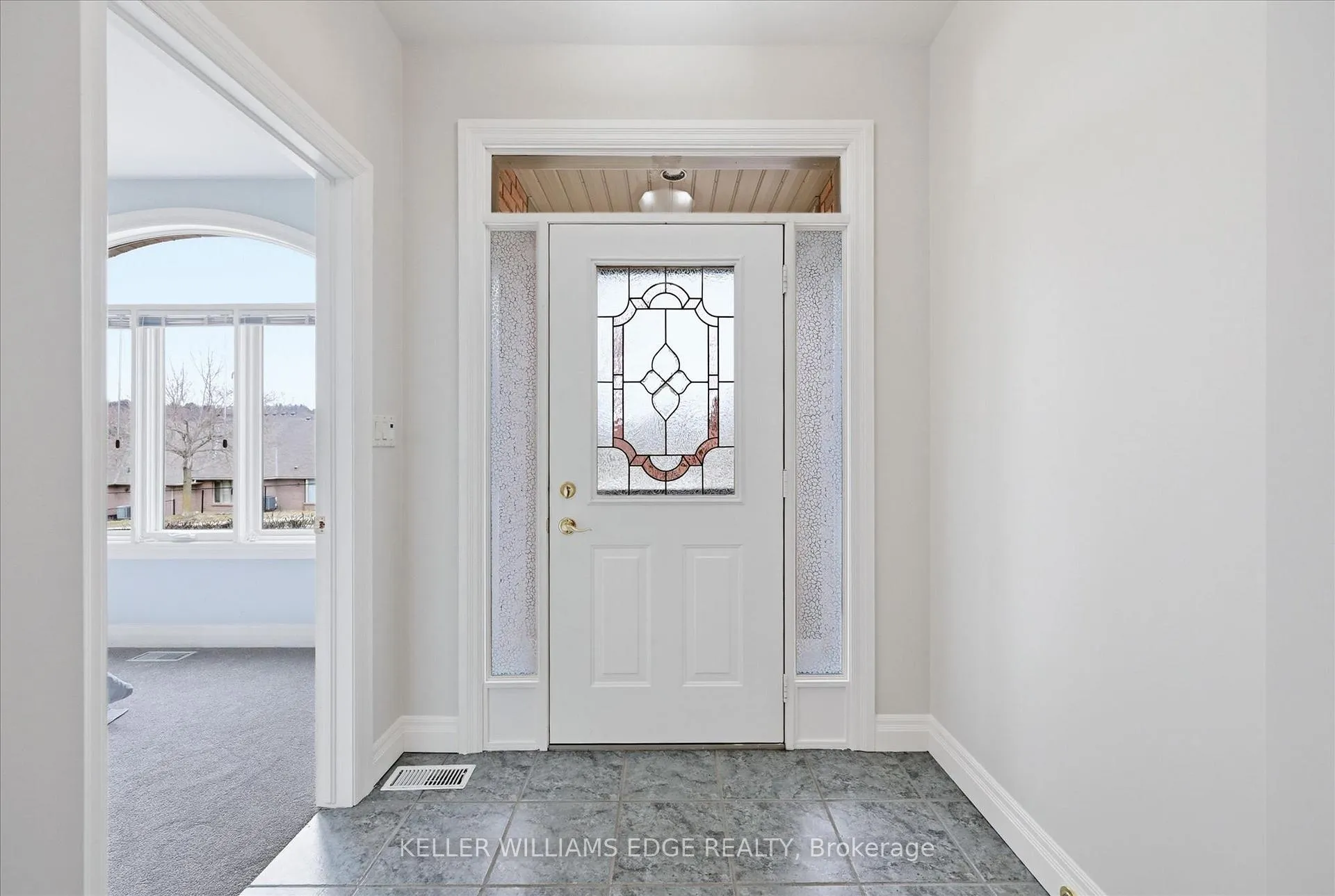 Photo 3 of 28 Wainwright Boulevard, Hamilton, Dundas — HOMEH