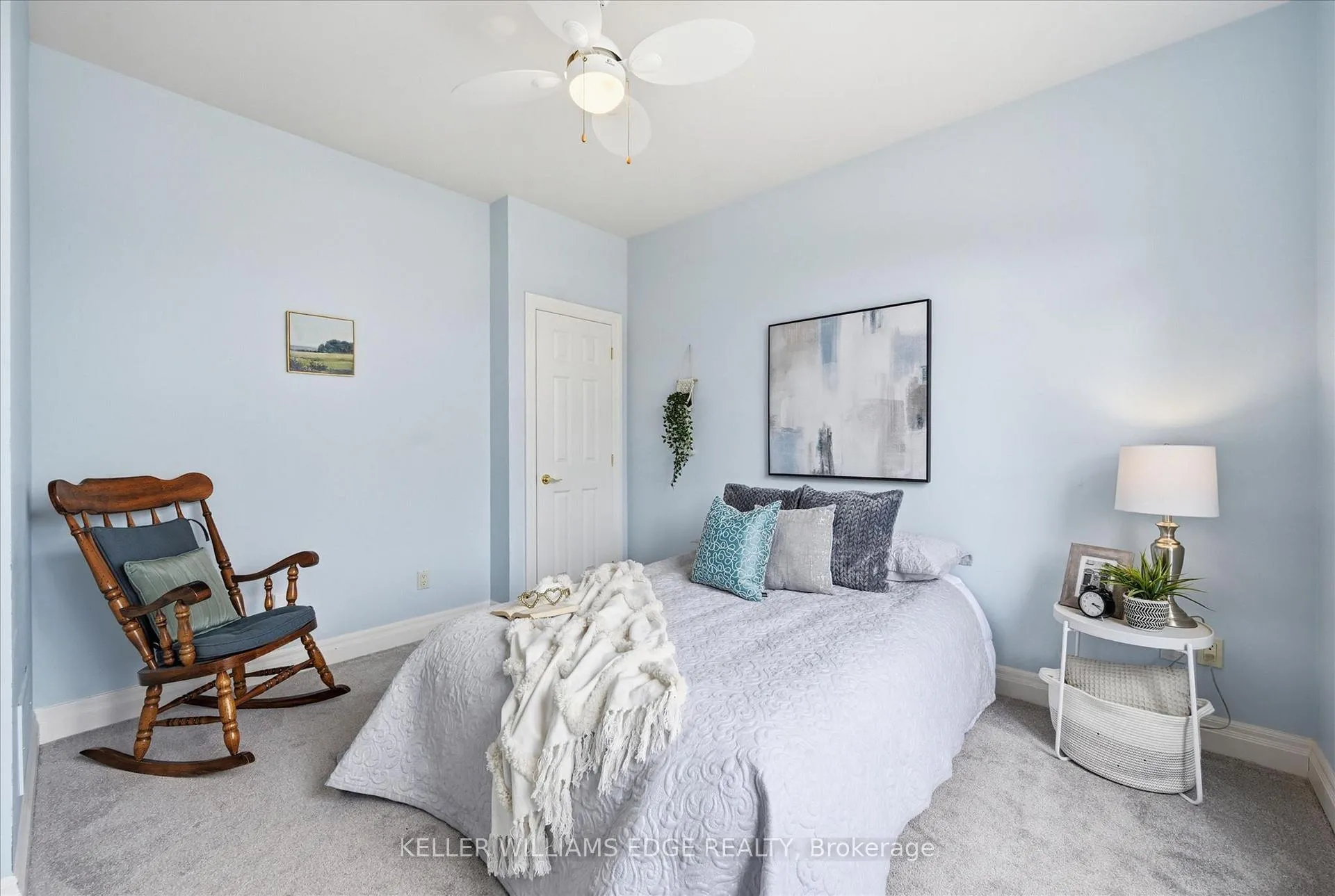Photo 4 of 28 Wainwright Boulevard, Hamilton, Dundas — HOMEH