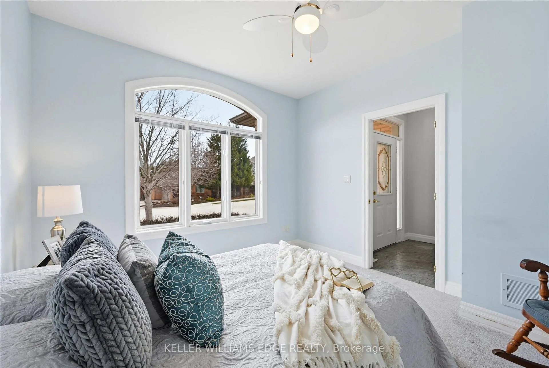 Photo 5 of 28 Wainwright Boulevard, Hamilton, Dundas — HOMEH