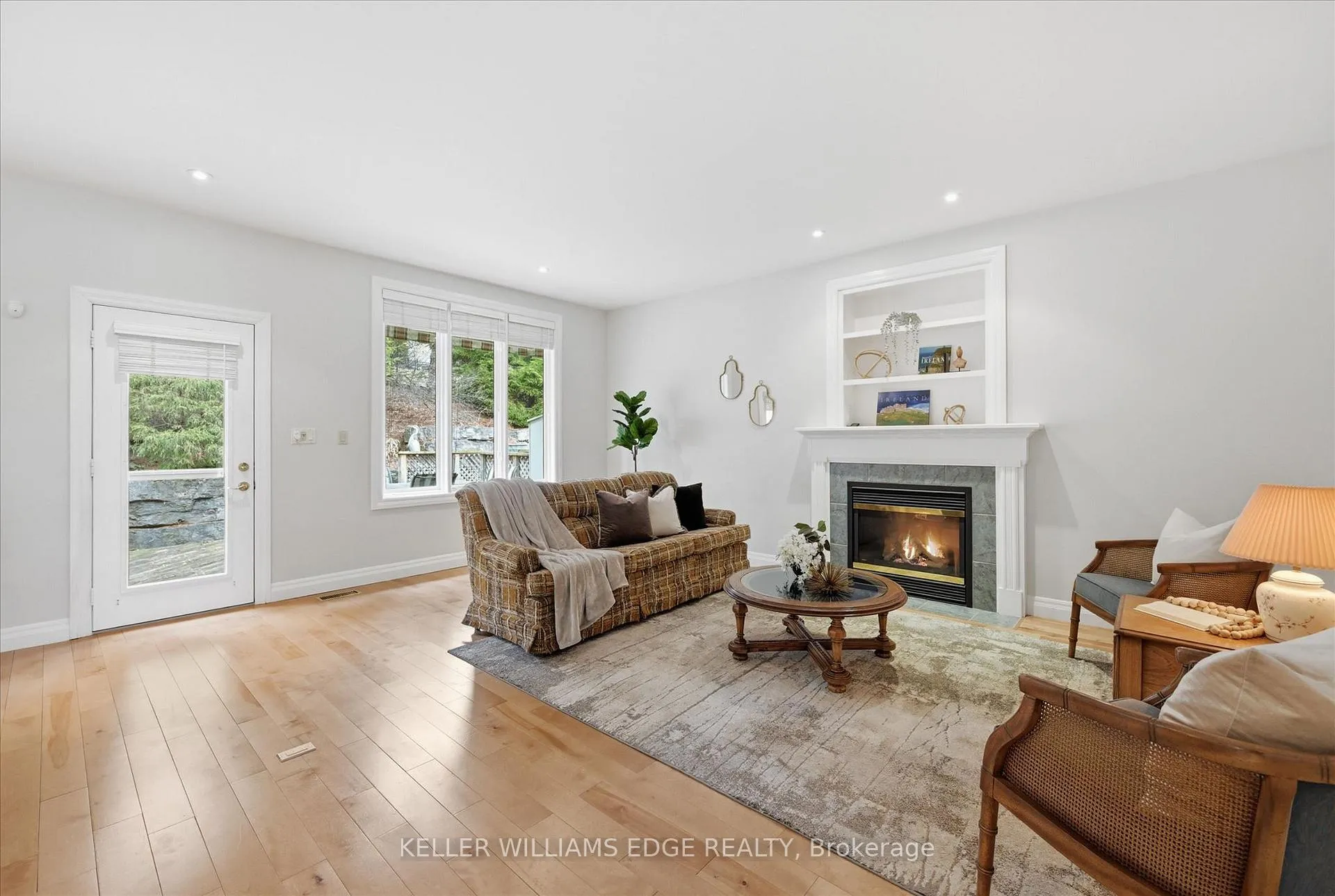 Photo 14 of 28 Wainwright Boulevard, Hamilton, Dundas — HOMEH