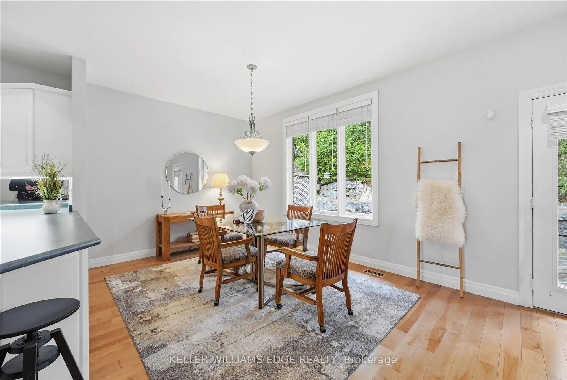 Photo 20 of 28 Wainwright Boulevard, Hamilton, Dundas — HOMEH