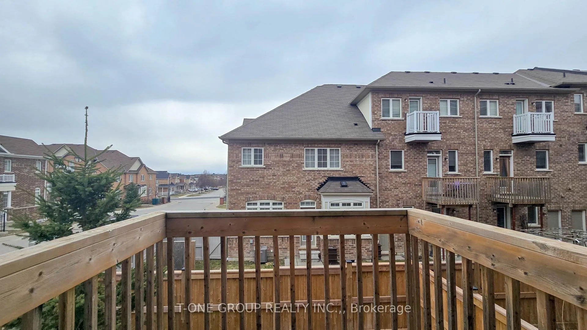 Photo 8 of 8 Larry Grove Way, Markham, Greensborough — HOMEH