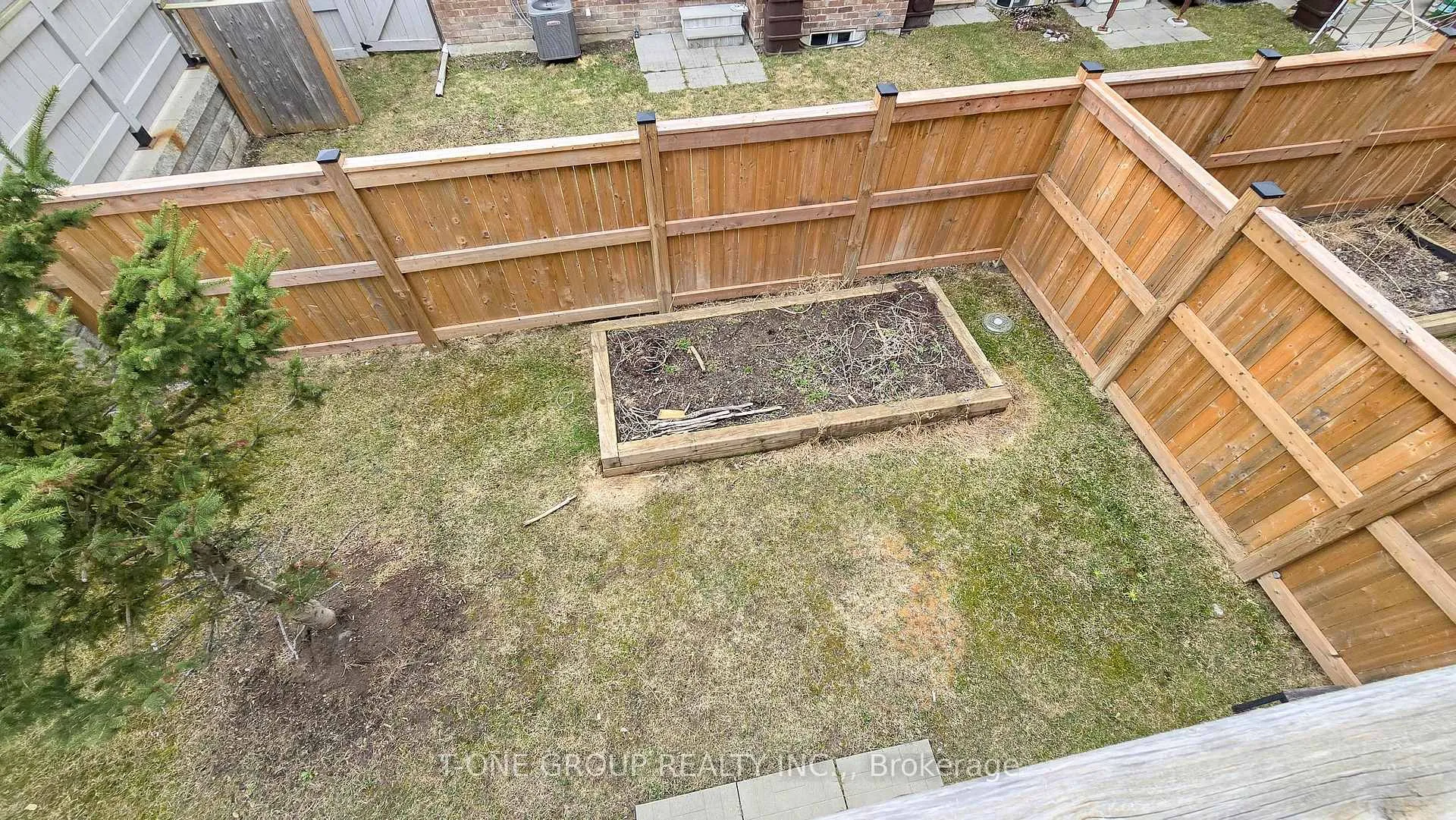 Photo 9 of 8 Larry Grove Way, Markham, Greensborough — HOMEH