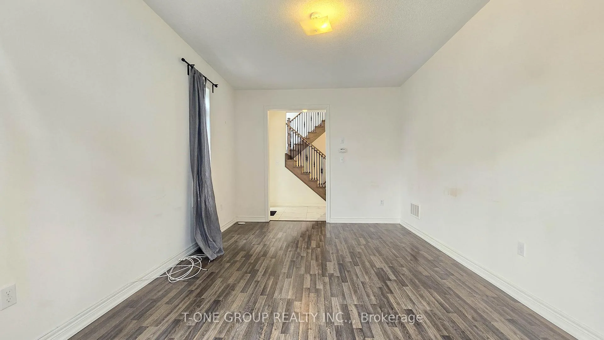 Photo 12 of 8 Larry Grove Way, Markham, Greensborough — HOMEH