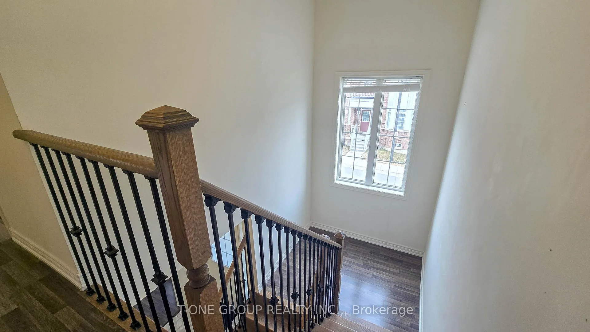Photo 14 of 8 Larry Grove Way, Markham, Greensborough — HOMEH