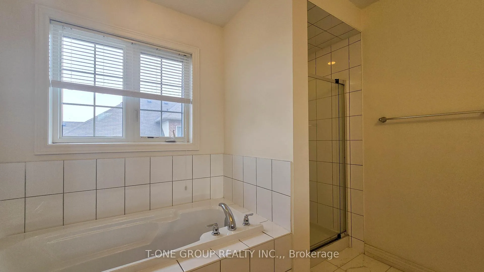 Photo 18 of 8 Larry Grove Way, Markham, Greensborough — HOMEH