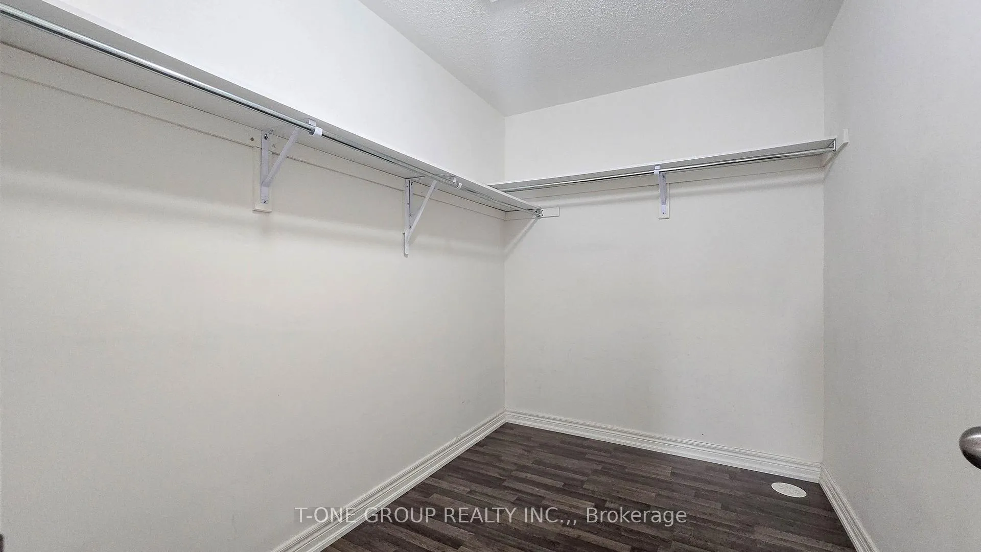 Photo 19 of 8 Larry Grove Way, Markham, Greensborough — HOMEH